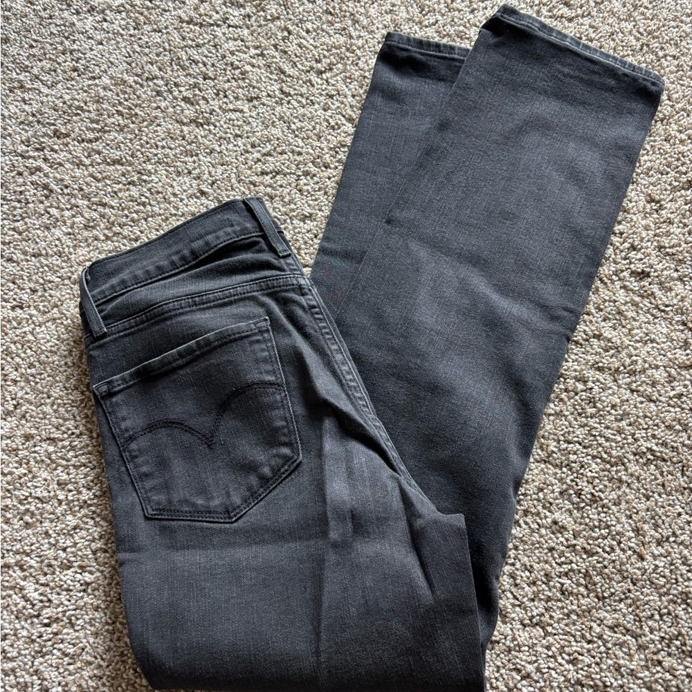 Levis straight jeans